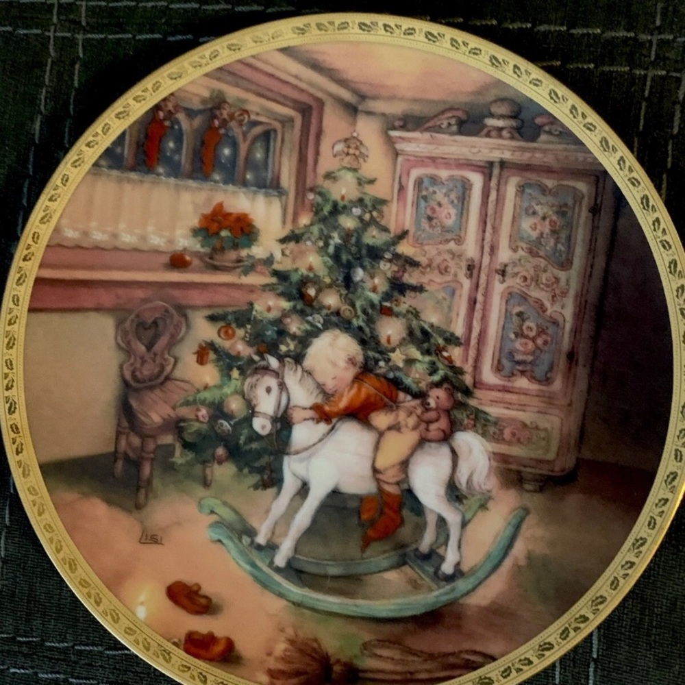 Hamilton Collection Festive Christmas Dreams Plate 1993 with Rocking Horse Scene